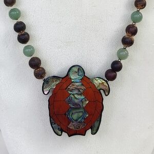 🐢 Vintage Lee Sands Jade, Abalone And Wood Necklace
